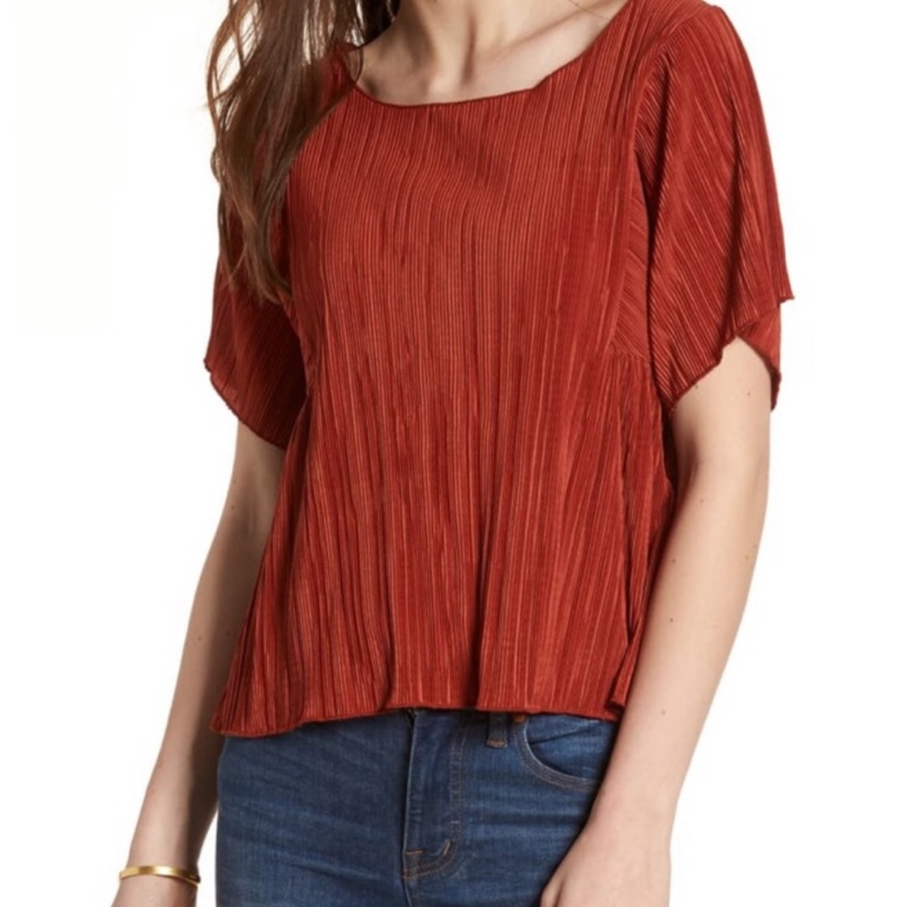 Like NEW orangey Madewell shirt size MEDIUM